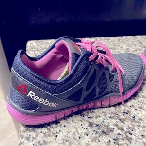 Women’s Size 9 Reebok Sneakers